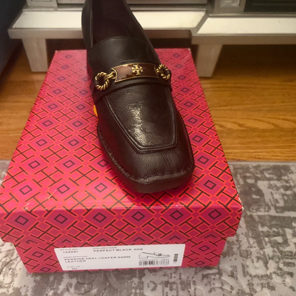 Tory Burch Dark  Leather Loafers 🌻 🥿 🌻